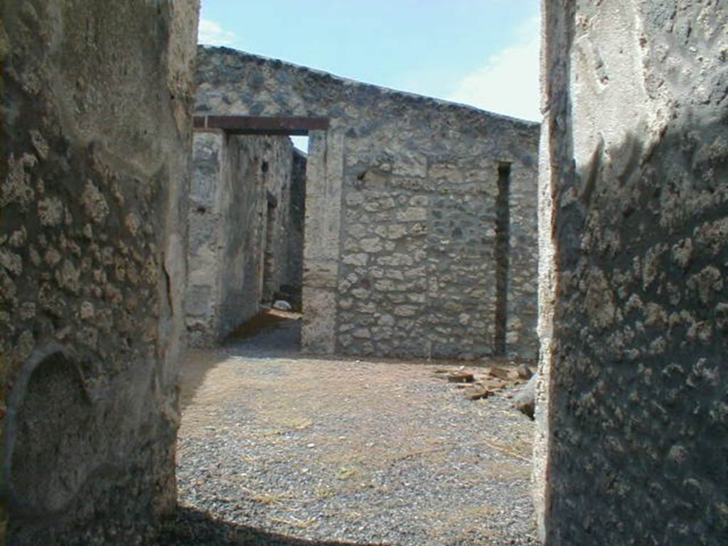 I 13 7 Pompeii September 2004 Looking West Across Atrium From Entrance